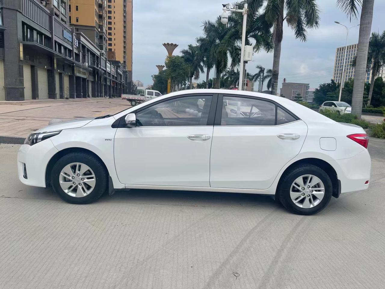 16年丰田卡罗拉自动16白外黑内有空的兄弟们联系我我在店泡好茶等你们