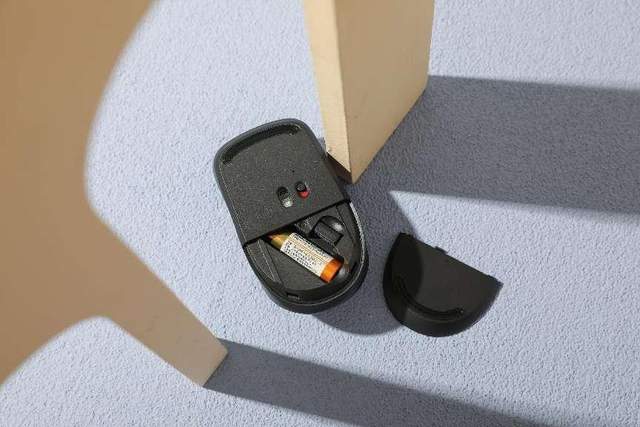 真的很丝滑！绿联MU002鼠标上手，可能是最适合苹果电脑的鼠标