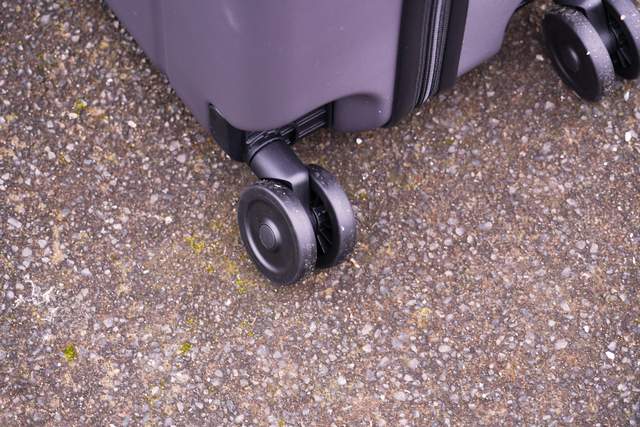 开学装备太多，背包装不下？小米24寸新品行李箱来了