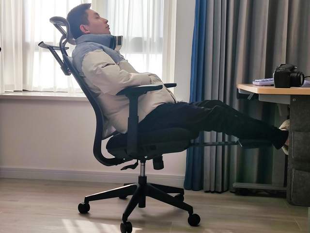 捡到便宜了！花六百多入手的人体工学椅：也这么香