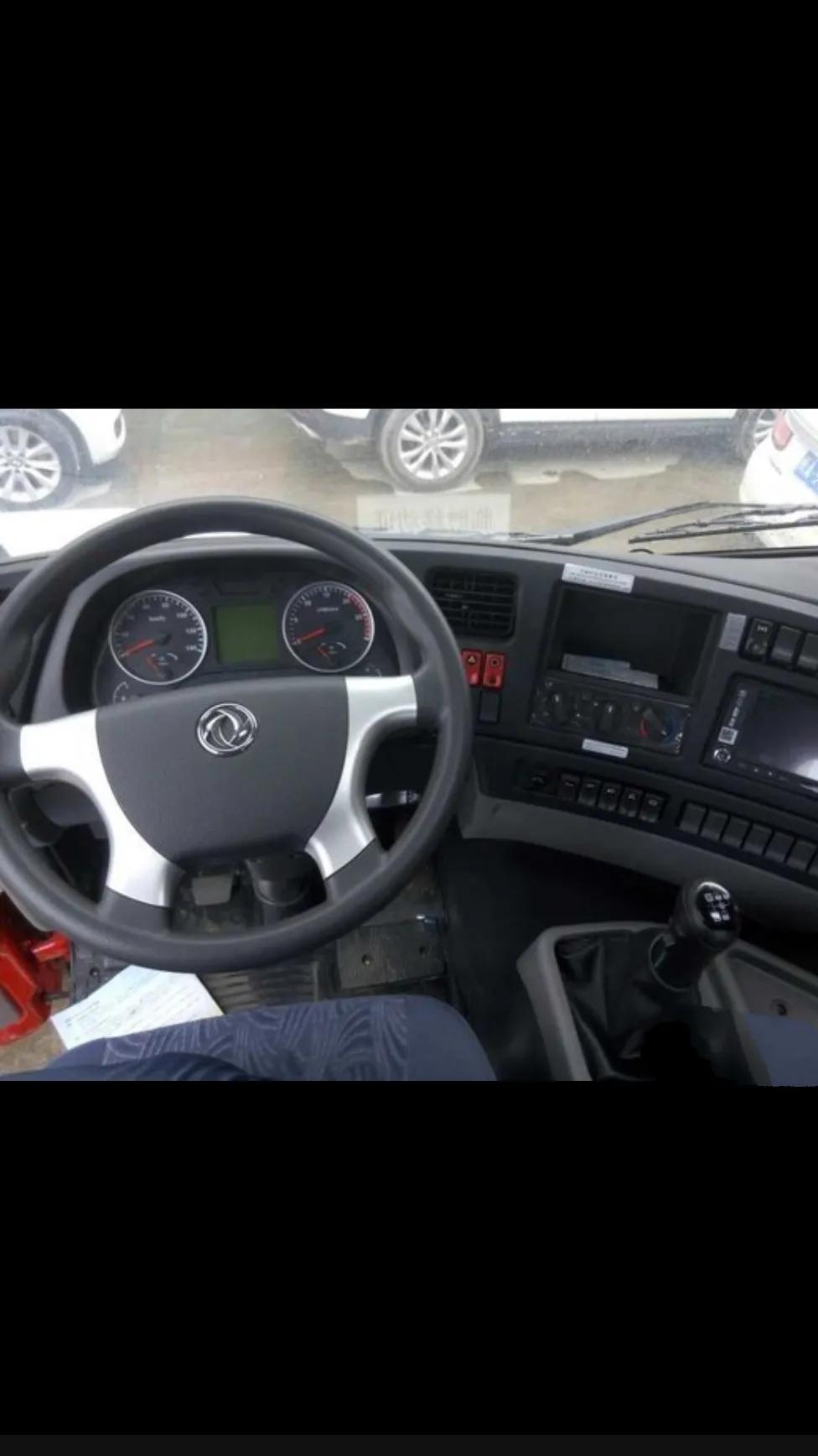 东风天龙的半挂车感觉这档位和解放j7的档位不一样大家知道这是几个档