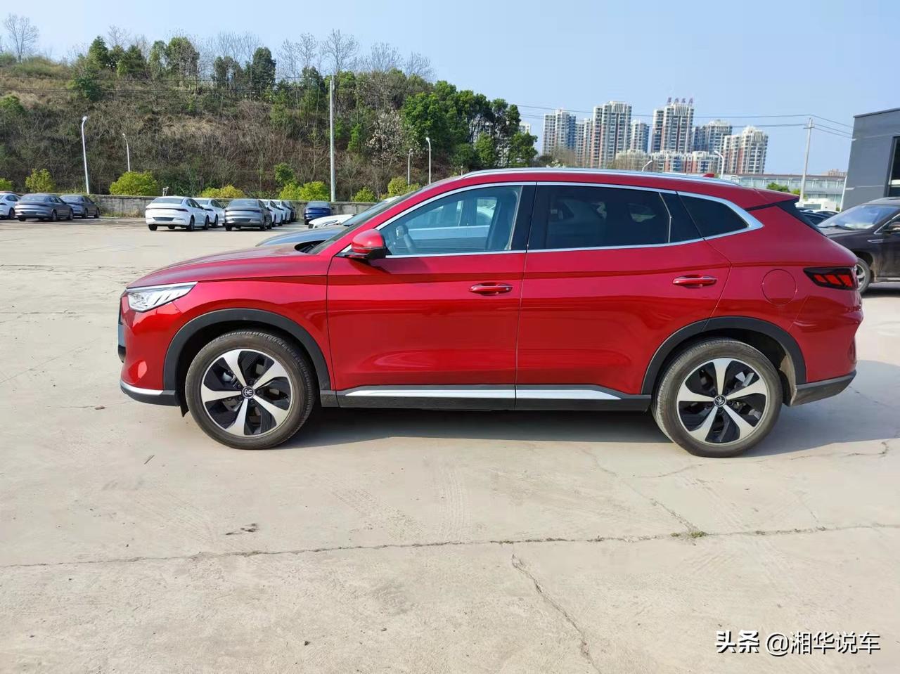比亚迪#自从入手比亚迪宋plus dm-i以后,这款红色的suv给我带懒了