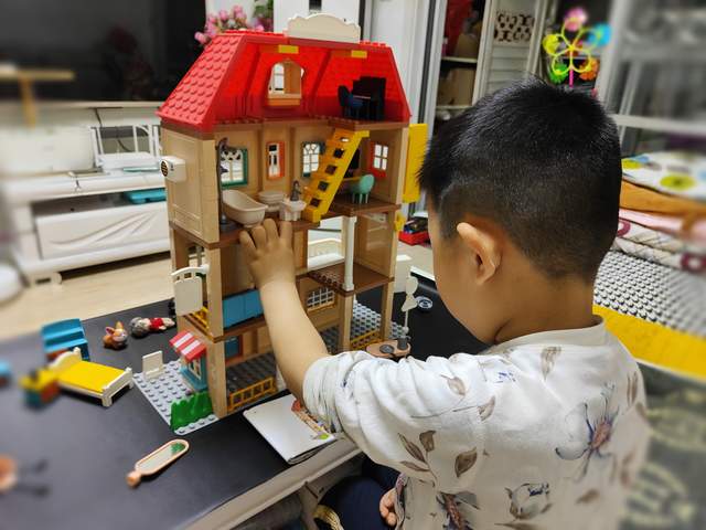 家有小小建筑师，自己在家DIY建造别墅是什么体验？