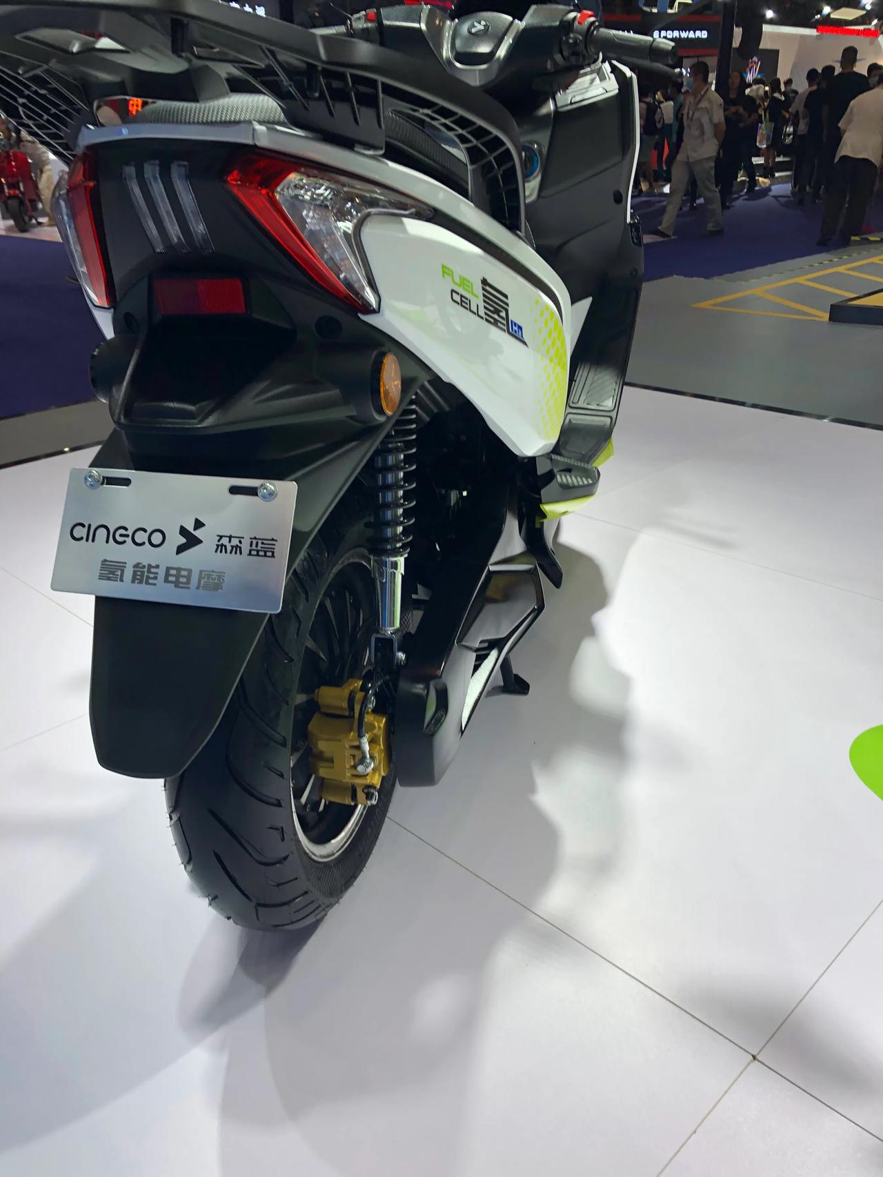 重庆头条#宗申摩托森蓝氢电混动摩托车fce-rt3逼格有点