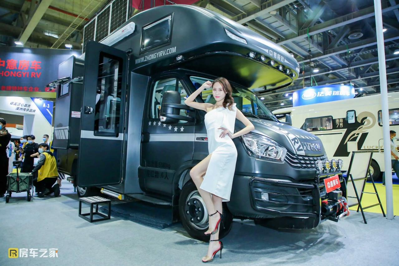 广州国际房车展美女车模明天还有最后1天