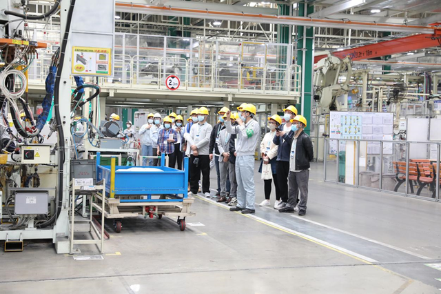 走进一汽丰田亚洲龙成都工厂-爱卡汽车爱咖号