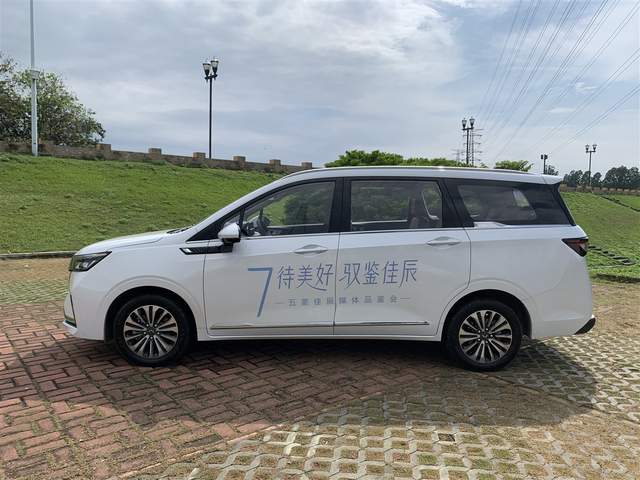 十万级家用MPV，五菱佳辰将于6月中下旬上市-求是汽车