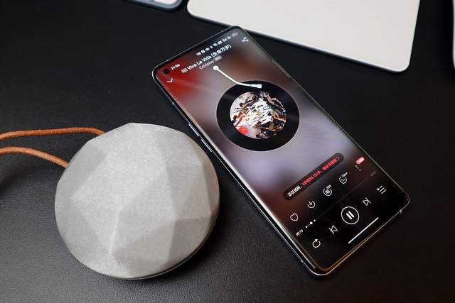 百元音箱小巧惊艳，iKKOLOT ITS01蓝牙音响评测