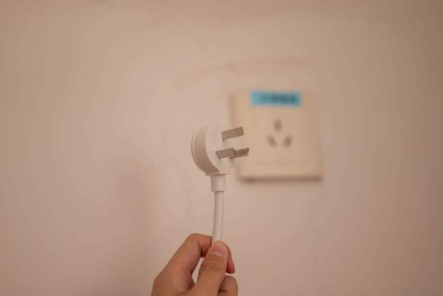 20多元的插排做工到底如何，aigo插线板AC0404拆解