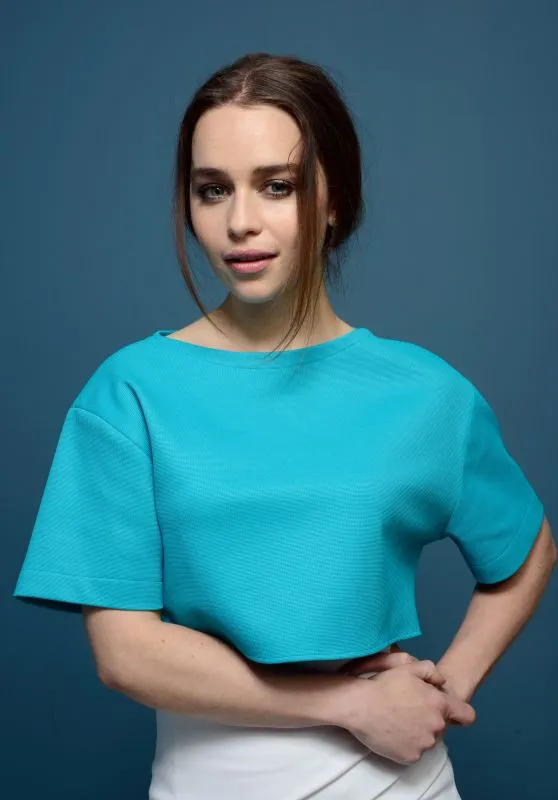 龙妈艾米莉亚·克拉克(Emilia Clarke),美式的热情奔放与英伦的高贵优雅 - 懂杯帝评测网