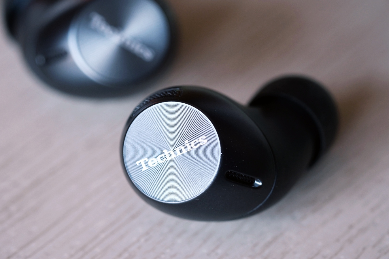 Technics EAH-AZ40:凭实力发声,高端真无线蓝牙耳机的新选择