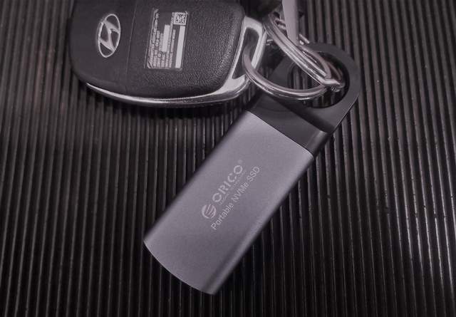 便携存储新选择,从此和小U盘说拜拜——奥睿科迅龙GV100