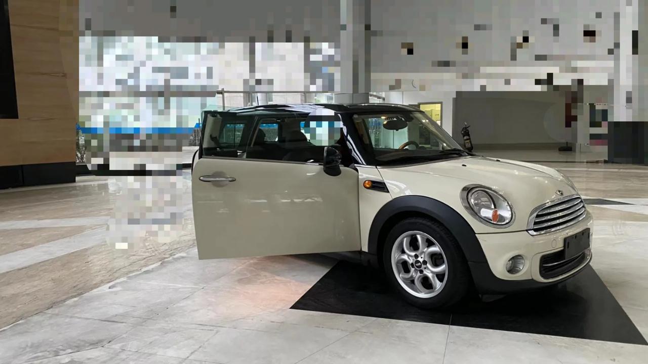 12年clubman fun 1.6天花板品质,经典五门侧面