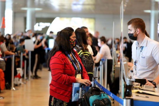 晚报|中方回应美官员不出席冬奥 日本宣布“封国”