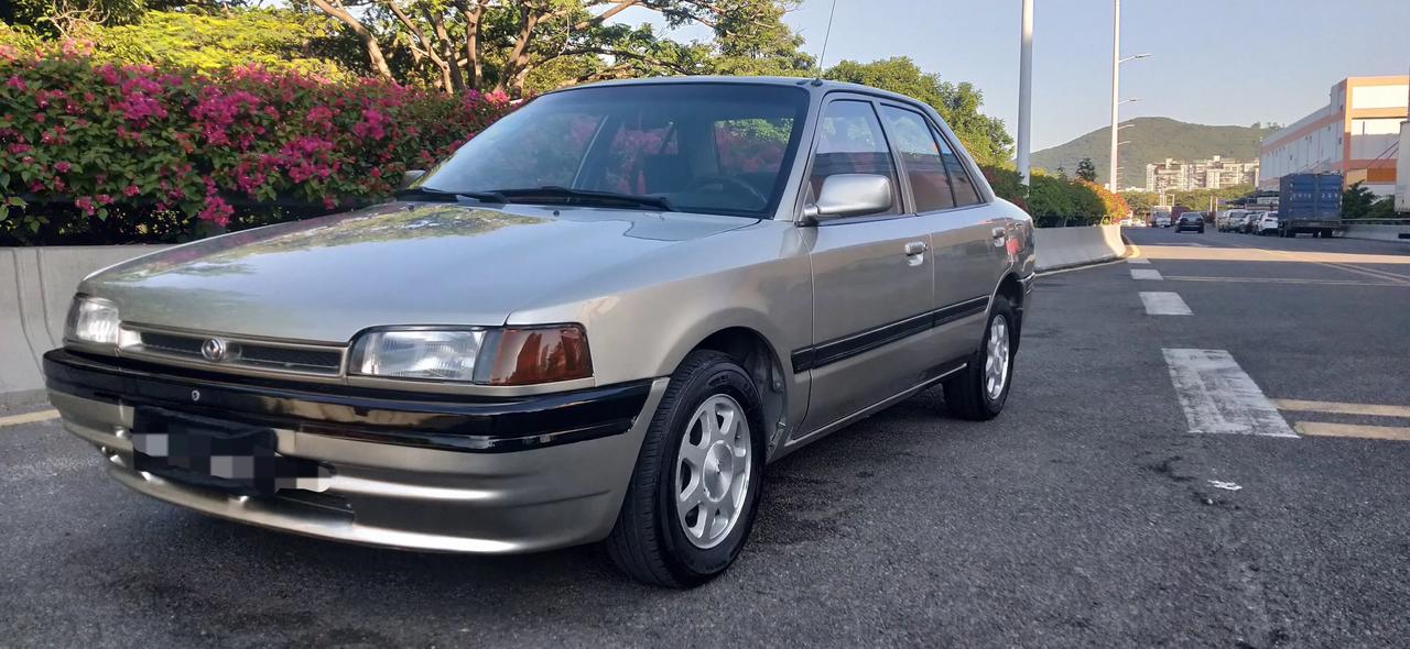 2000年前后生产的马自达323,这款车在6-7年前偶遇还能