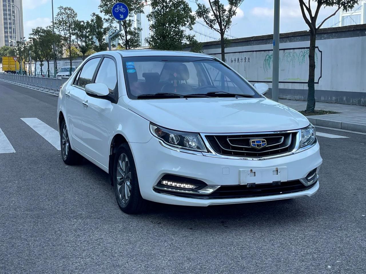 17年吉利帝豪远景车况精品天窗多功能方向盘倒车影像28万公里数售价4w