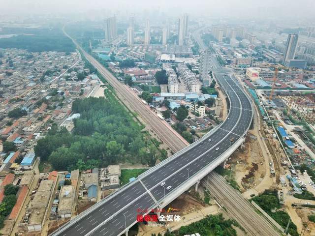 全长约900米，双向八车道！这座“虹桥”全部建成后，将成为泰城东南部重要枢纽！