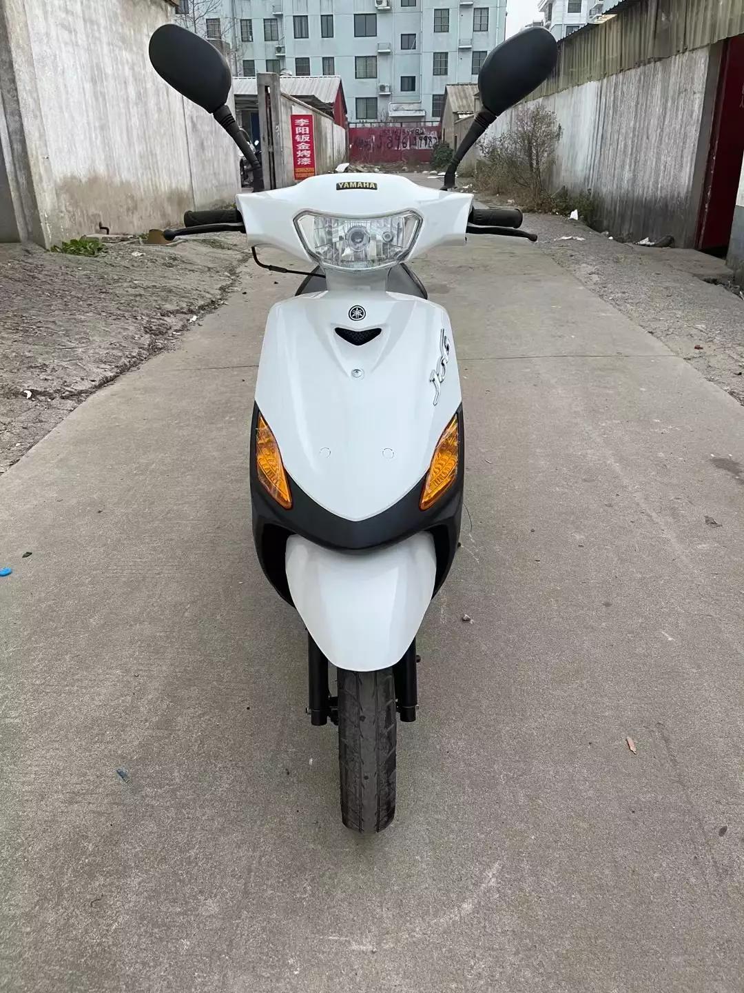 精品雅马哈款二代巧格到货,全车灯光仪表正常,发动机125cc