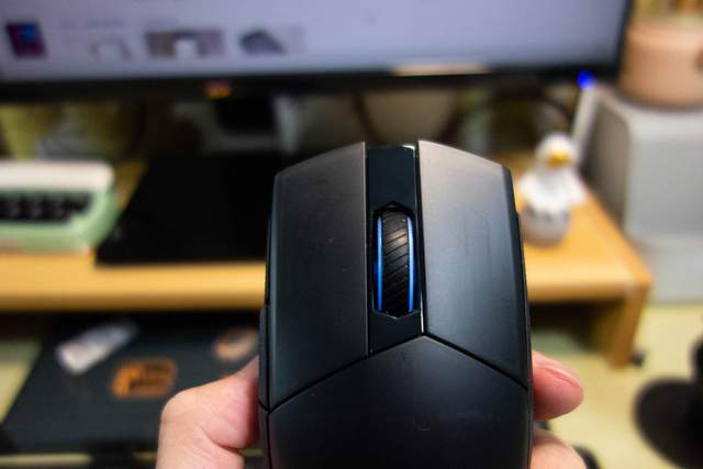 ROG影刃2无线鼠标，经典铸就好手感