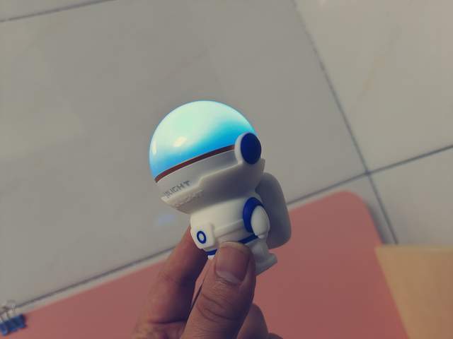 新奇好玩的太空人小玩物——傲雷小彩星MCs