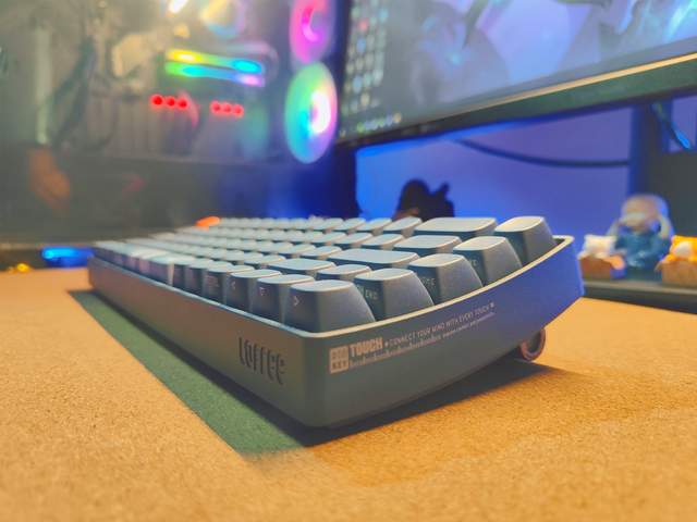 翘起来，更舒适——洛斐小翘三模机械键盘