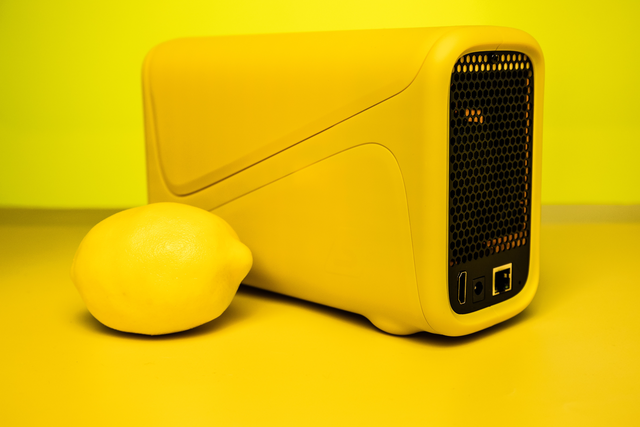 手机内存不够用、没电影资源？不要怕！极空间Z2S让你享受观影乐趣！