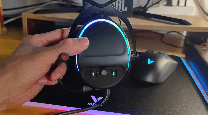 RGB配合虚拟7.1声道，从此战场无往不胜！