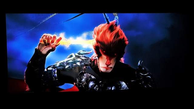 年轻人第一台4K投影仪，Vidda C1与峰米V10，谁能更胜一筹？