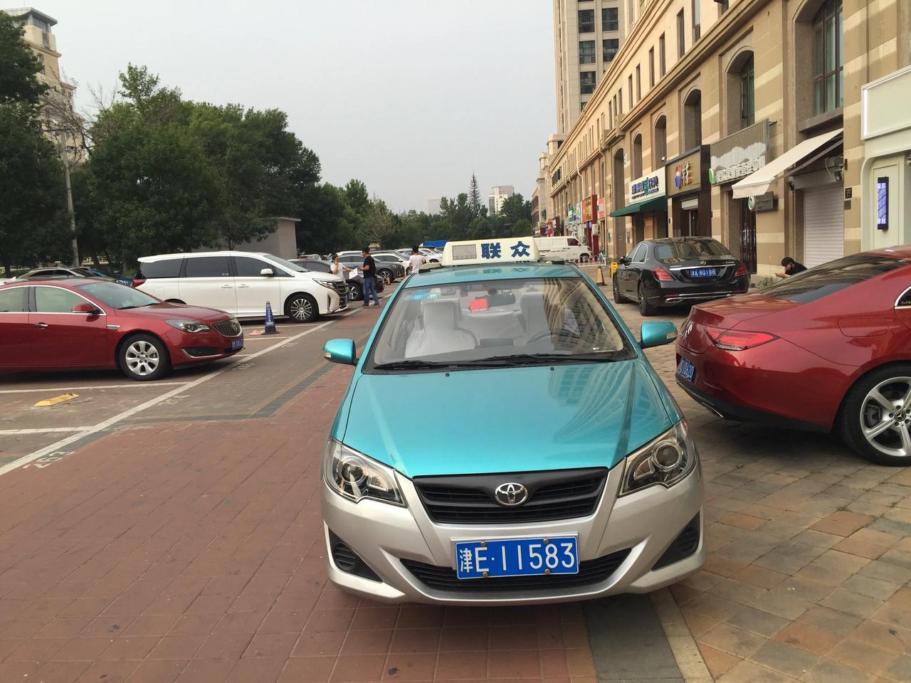 我是目前天津出租车干的最早的司机我还没有看见一位比我干的早的出租