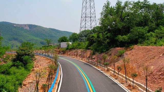 内乡最美彩虹路惊艳亮相