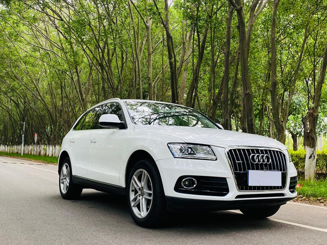 17款17年奥迪q5技术版全车原版内饰保养漂亮完牌498万现在只要238万