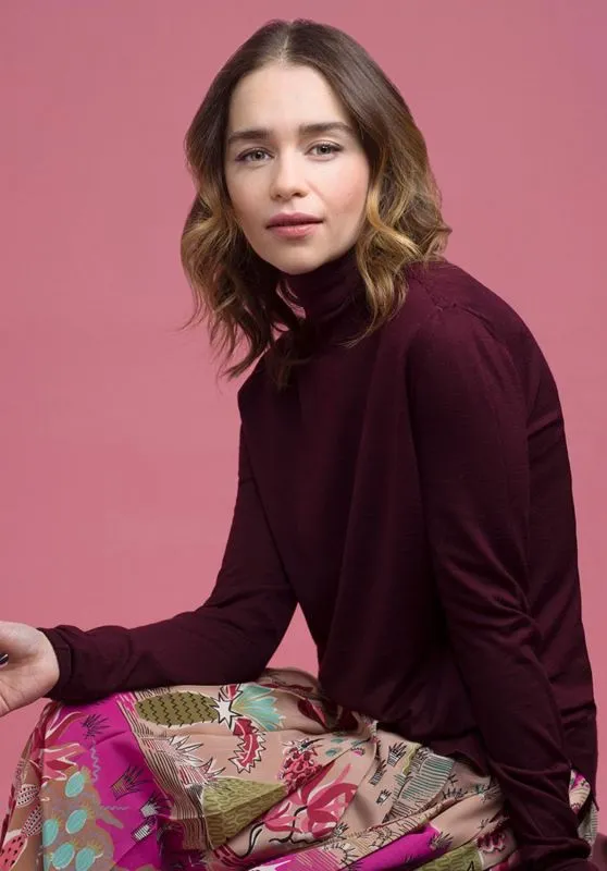 龙妈艾米莉亚·克拉克(Emilia Clarke),美式的热情奔放与英伦的高贵优雅 - 懂杯帝评测网