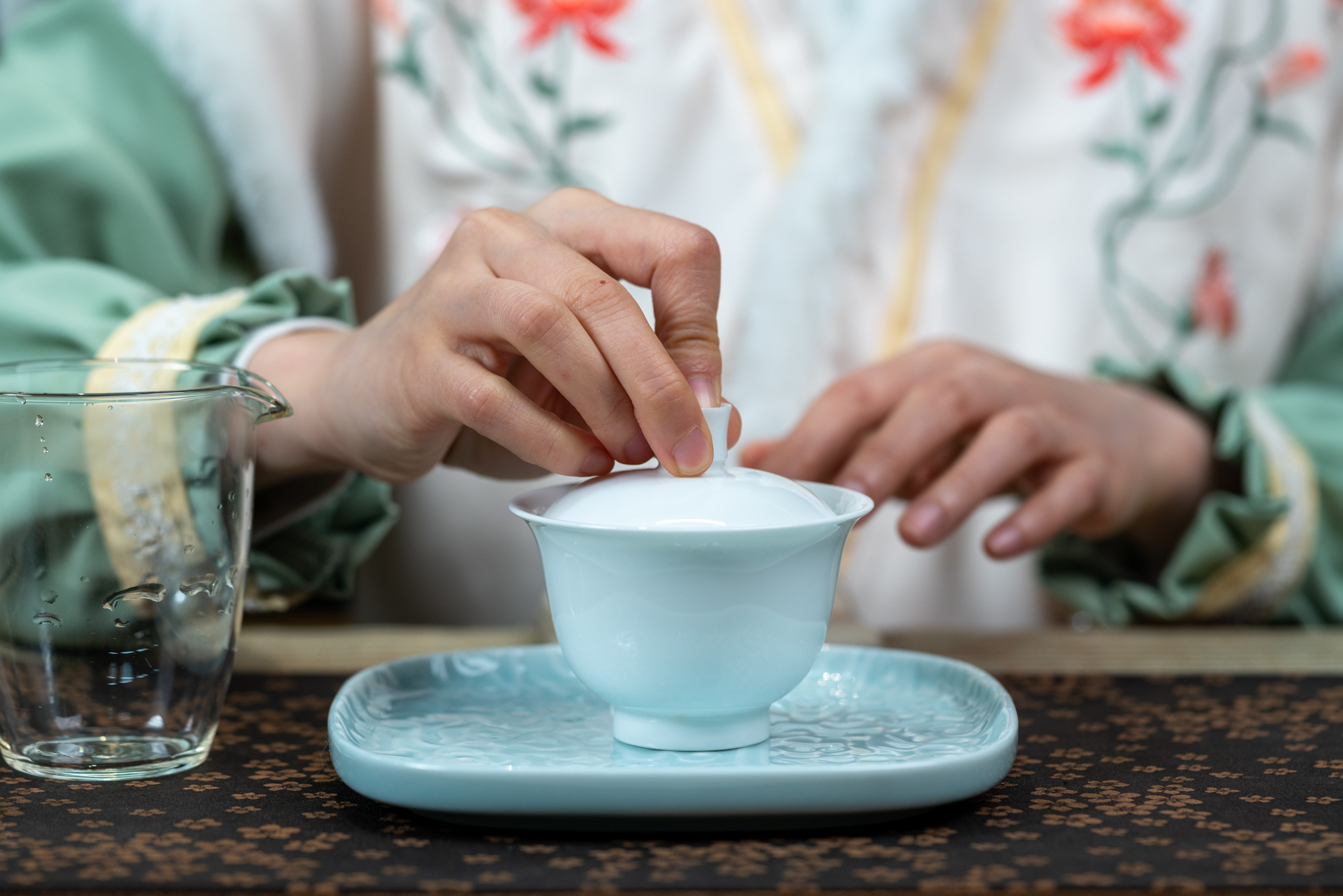小喜年：一杯桂花龙井，轻松跻身现代茶之新宠