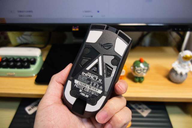 ROG影刃2无线鼠标，经典铸就好手感