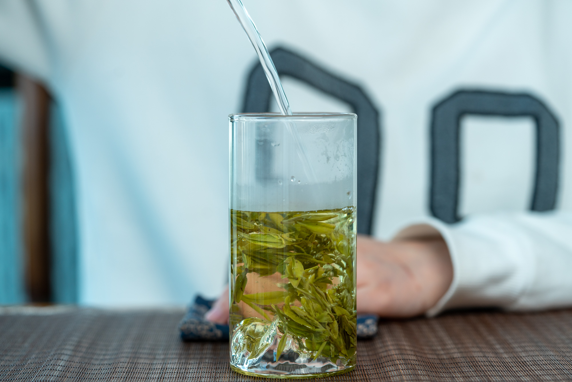小喜年-用最简单的玻璃杯，泡一杯好喝的龙井茶