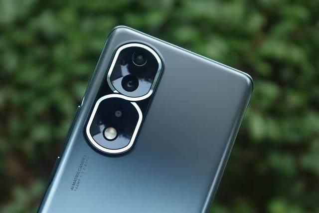 安卓灵动岛“致敬”iPhone14 Pro？售价不及苹果iPhone的一半