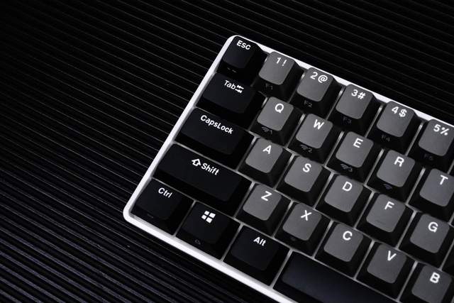 看着舒服，用着得劲，TT无线键鼠打造极简桌面好物