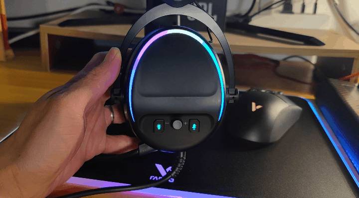 RGB配合虚拟7.1声道，从此战场无往不胜！