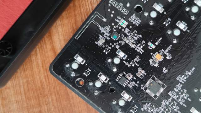 百元级别竟然是三模？而且是“海王”？！随意切换无压力！