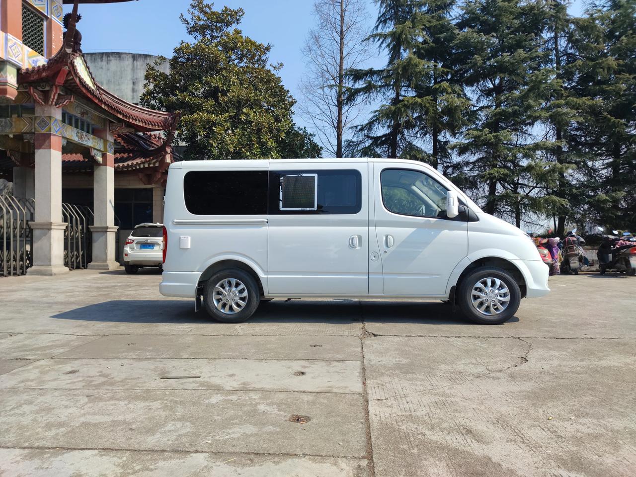 宏运旅途房车l11短轴低顶c款布局