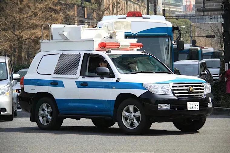 经典车欣赏~丰田lc200 陆地巡洋舰 urj202 日本警车 警察本部 继