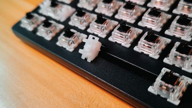 百元级别竟然是三模？而且是“海王”？！随意切换无压力！