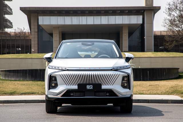 仿生、科技与智能傍身，荣威全新SUV“鲸”问世-求是汽车