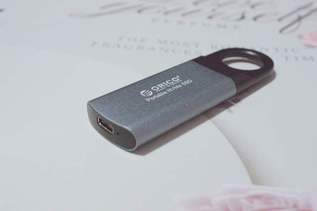 便携存储新选择,从此和小U盘说拜拜——奥睿科迅龙GV100