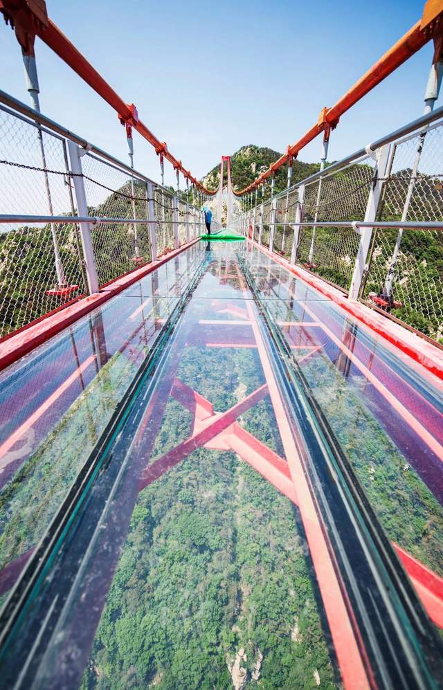银座天蒙山景区玻璃桥图片