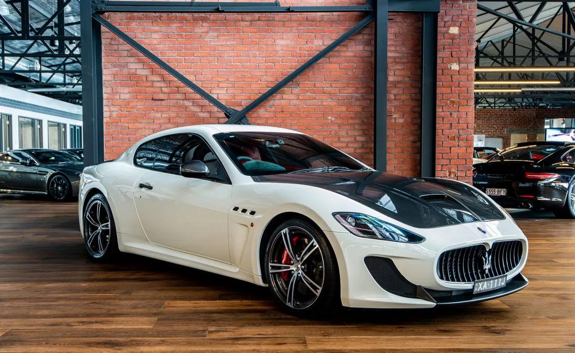 玛莎拉蒂gt改装mc前杠pp材质工艺换掉以前的树脂纤维吧现在有了新产品