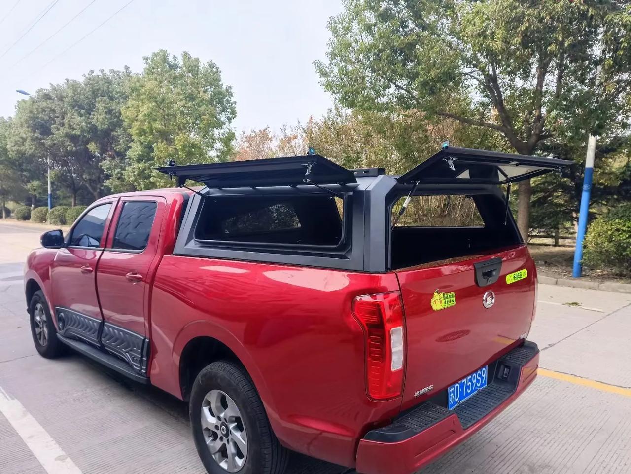 长城炮皮卡越野后箱盖上市锰钢材质可承重500公斤