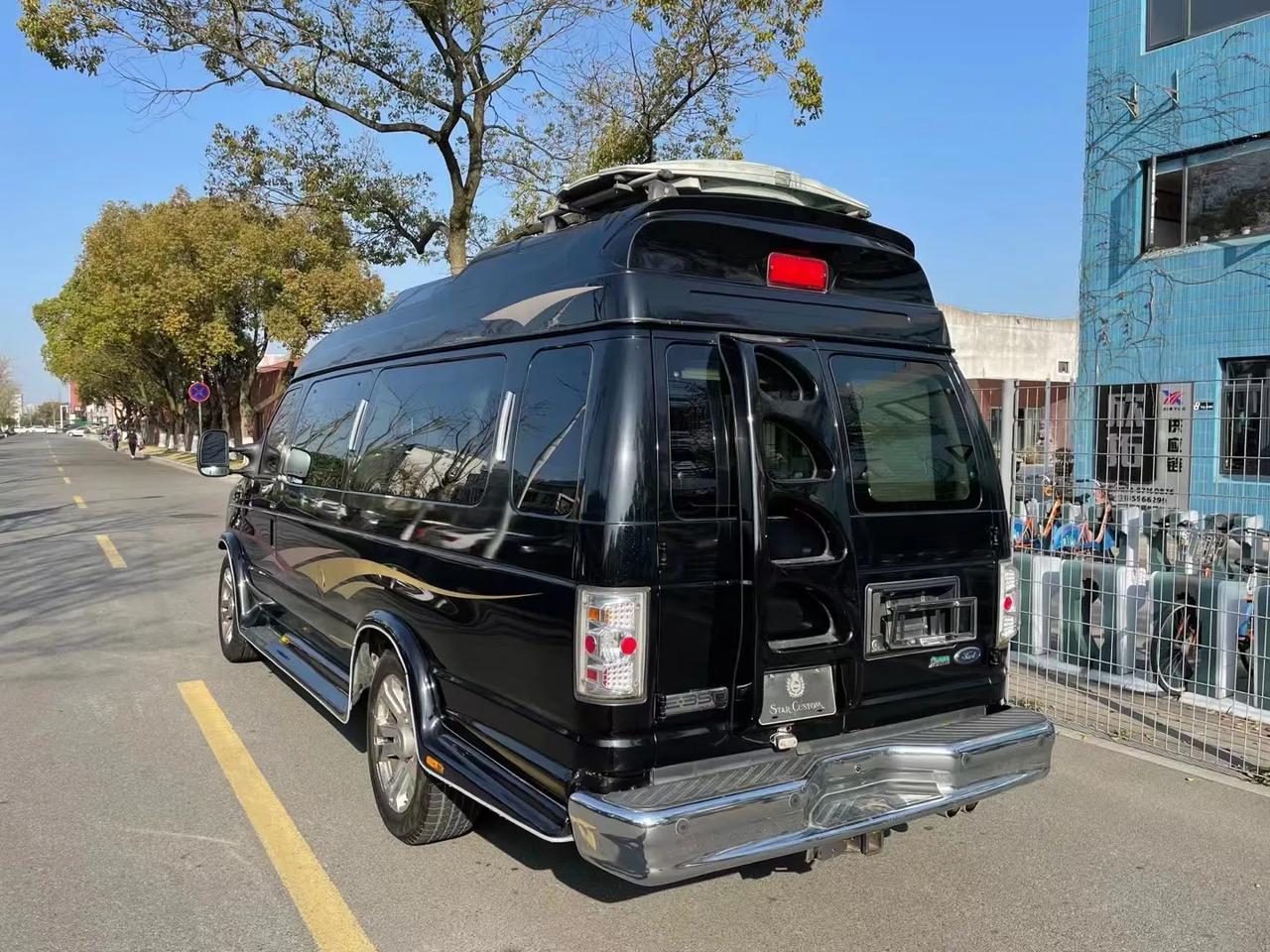 14年差几天福特e350房车集团公司一手车新车140多万原版原漆内饰成色