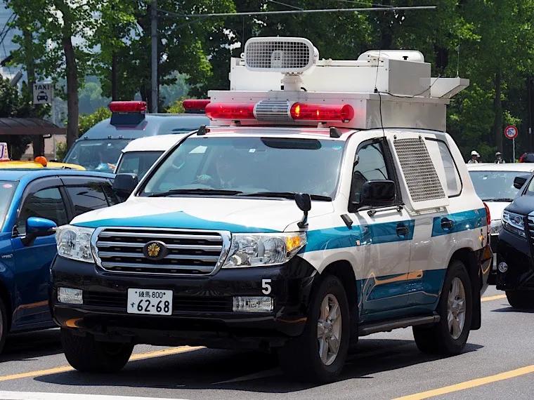 经典车欣赏~丰田lc200 陆地巡洋舰 urj202 日本警车 警察本部 继