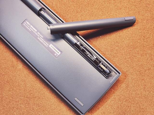 翘起来，更舒适——洛斐小翘三模机械键盘